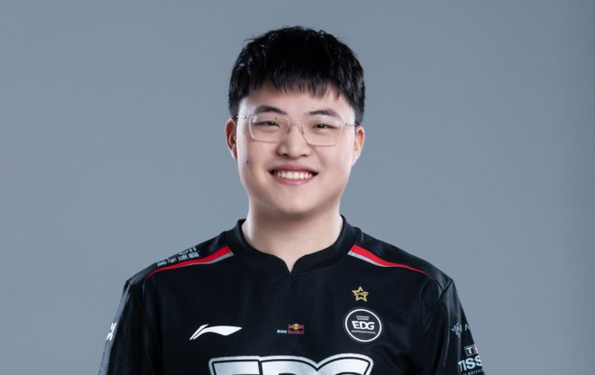  Uzi连续二十场比赛得分超过精彩发挥，IG挑战极限！